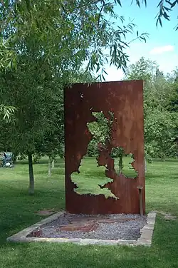 История пьесы, скульптор Джейн Лоуренс