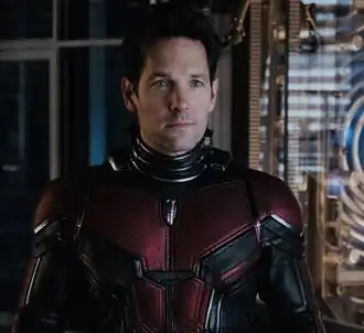 Пол Радд в роли Скотта Лэнга в фильме«Человек-муравей и Оса» (2018)