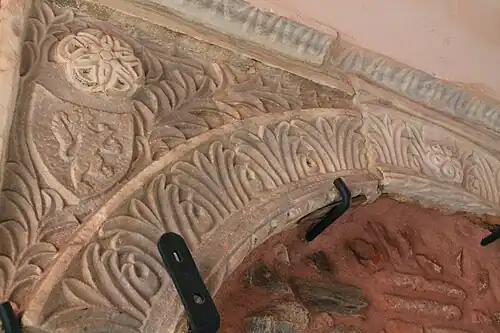 Геральдическая скульптура льва