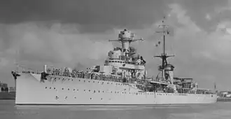 «Армандо Диас» во время своего визита в Австралию и Новую Зеландию