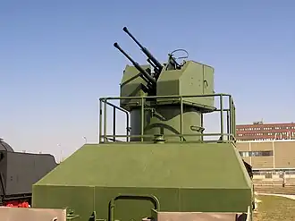 Корабельная зенитная установка 2М-ЗМ на броневагоне в Техническом музее Тольятти