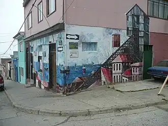 Фуникулёр как сюжет настенной росписи в Вальпараисо