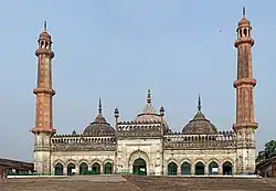 Мечеть Асфи, названная в честь наваба Ауда Асаф ад-Даулы.