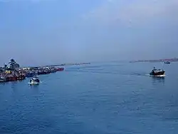 Озеро, место соединяющееся с океаном