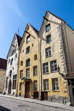 Дома «Три сестры»