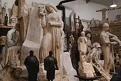 Реконструированный интерьер мастерской Бушара с его работами. Художественный музей, Рубе