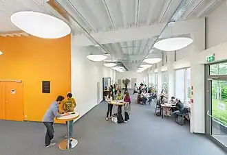 Фойе института