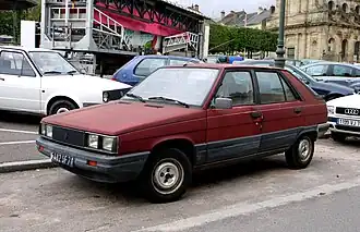 Пятидверный хэтчбек Renault 11