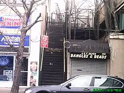 Лестница, являющаяся частью закрытого выхода