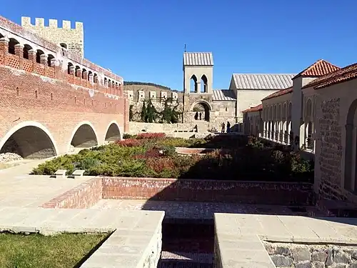 Один из внутренних дворов крепости