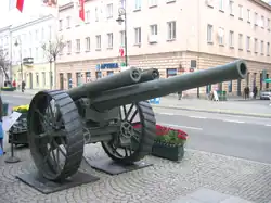 60-фунтовая пушка в Варшаве. Трофей времён Советско-польской войны.