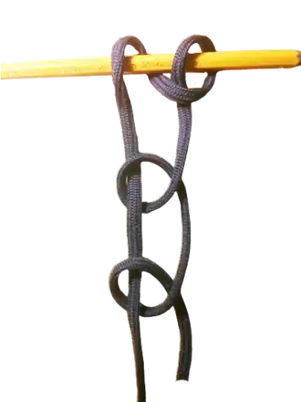 Обратный штык до затягивания, завязанный обувным шнурком вокруг карандаша