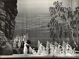 Танец прекрасных девушек — дочерей Муру