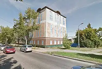 Бывшая Баня на Великой, закрытая брезентом. Август 2012 года