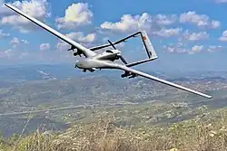 Bayraktar TB2 в полёте с 4 управляемыми авиабомбами (2 MAM-C и 2 MAM-L)