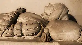 Средневековое надгробие в Откомбе