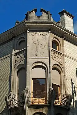 Угловые окна