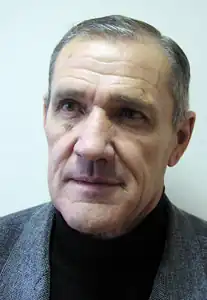 защитник, судья, тренер