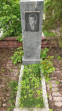 Бердібек Соқпақпай қабірі басындағы құлпытас