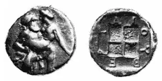 На серебряной драхме Бергея сатир обнимает нимфу.