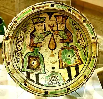 Фаянсовая тарелка из Бейлагана, XII век. Музей истории Азербайджана, Баку