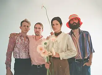 Big Thief (слева направо): Бак Мик, Макс Олеарчик, Адрианна Ленкер и Джеймс Кривченя
