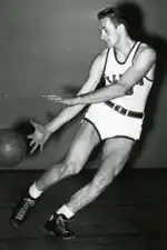 Билл Хэпак в форме студенческой команды «Иллинойс Файтинг Иллини»