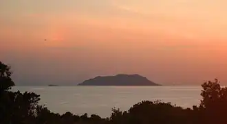 Вид с Бишево (слева направо): Брусник, Светац и Ябука