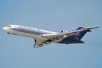Boeing 727 аналогичной модели в похожей раскраске