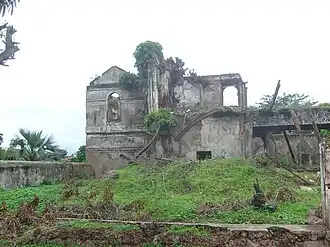 Вездесущие руины на улицах Боламы