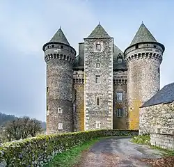 Вид замка западной стороны