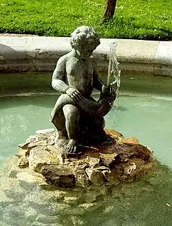 Фонтан «Мальчик и рыба» (бронза, реплика оригинала, 1989 год)