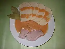 Свинина с миланским соусом и дрожжевыми клёцками