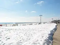 Пляж на Брайтон-Бич в снегу (2011)
