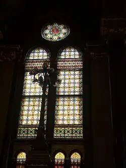 Витражные окна в Здания венгерского парламента.