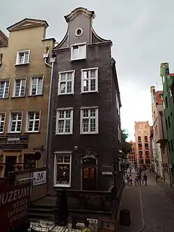 Дом, в котором проживал Гуго Конвенц в Гданьске по адресу Мариацкая, 28. 2016 г.