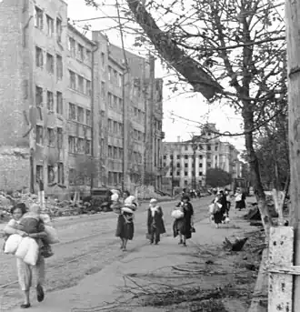 Беженцы покидают Воронеж. 1942