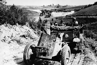 Pak 35/36 дивизии СС «Мёртвая голова», буксируемая SdKfz.6, предположительно под Смоленском, 1941.