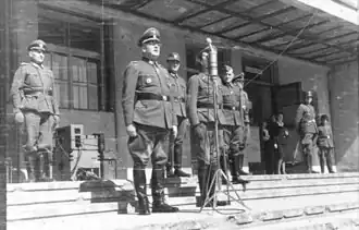 Выступление Эриха фон дем Баха на смотре участников операции «Волшебная флейта» (Площадь Ленина, Минск, 23 апреля 1943)