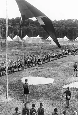 Юноши в палаточном городке Гитлерюгенда в 1930-х гг.