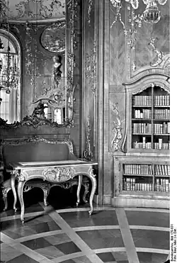 Дворец Сан-Суси в Потсдаме. Библиотека. Архивная фотография