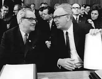 Герман Кларе (слева) и Макс Штеенбек (справа), 1970 год, Берлин