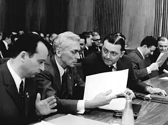 Зигфрид Бём (крайний слева) на заседании Госсовета ГДР. 1970