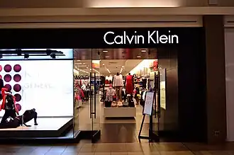 Бутик Calvin Klein в торговом центре Fairview Mall[англ.] в Торонто