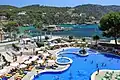 Вид на пляж и бассейн с гостиницы "Gran Camp de Mar"