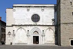 Главный фасад