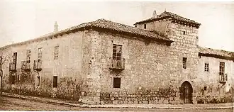 дом Доминика де Гусмана, в котором по одной из версий (доминиканской) располагался Университет Паленсии. Снесён в 1892 году.