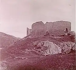 Остатки замка Убьерна в 1925 году