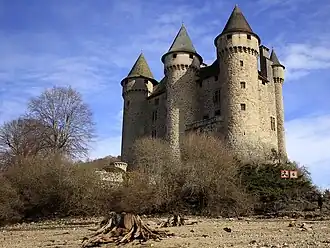 Замок во время снижения уровня воды