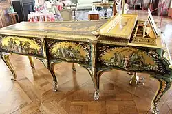 Замок Бизи, Вернон. Фортепиано Эрар